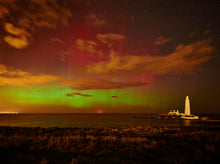 Load image into Gallery viewer, Northern Lights - St Mary&#39;s Lighthouse
